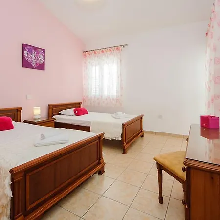 Oceanview 116 *